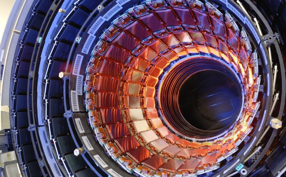 Cơ sở CERN và máy gia tốc hạt Large Hadron Collider nhìn từ trên cao