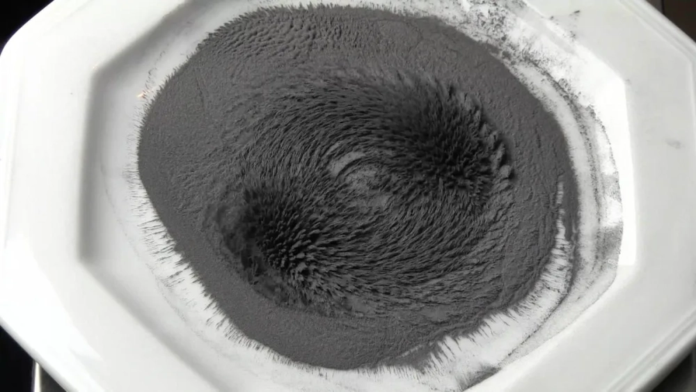 Nam châm chữ U từ phổ sắt quanh nam châm khép kín phía trong