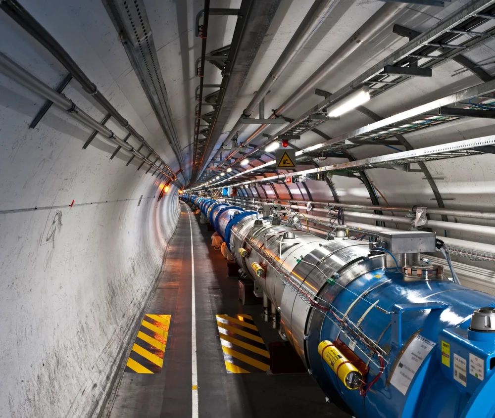 Sơ đồ máy gia tốc hạt Large Hadron Collider mô phỏng đường đi của các hạt proton
